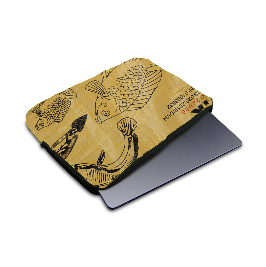 Upcycling Laptophülle Sleeve Krob 15" (37 x 26 cm) aus Zementsack